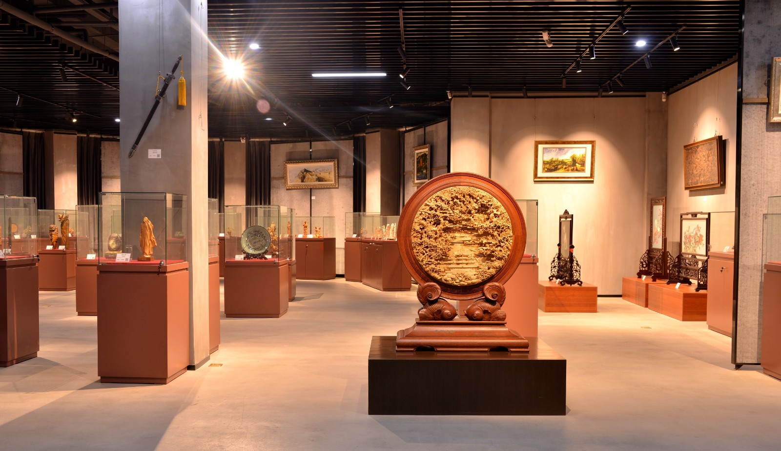 1638520818622538.jpg “嘉瀚堂”館藏品類豐富.jpg