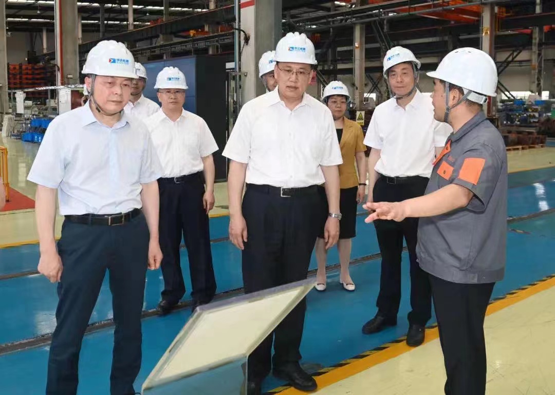 1668147074810538.jpg 省委書記袁家軍調(diào)研省二輕集團申達(dá)機器公司.jpg