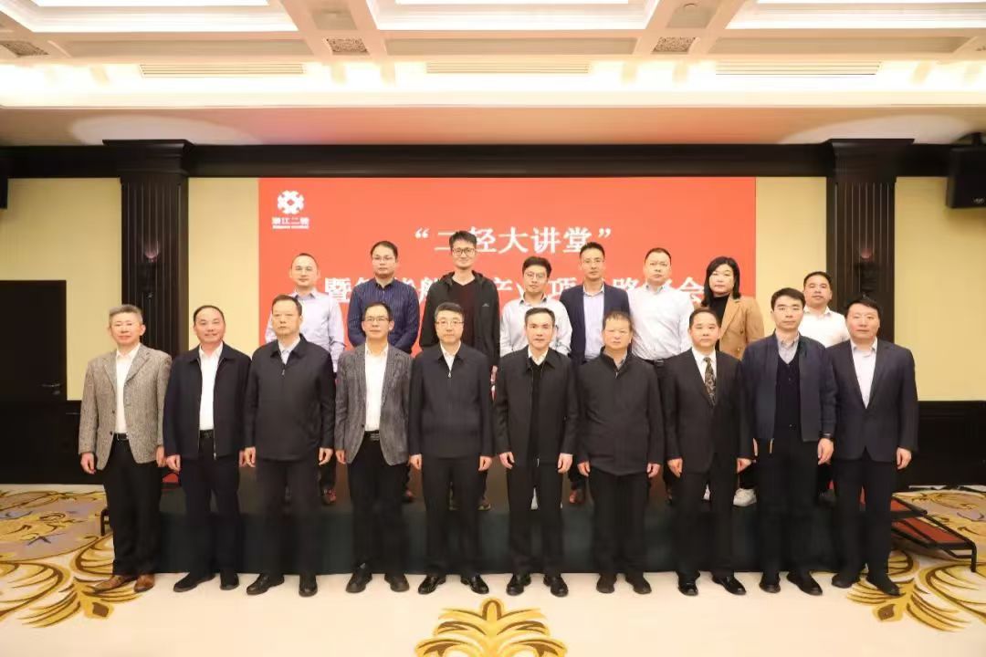 1732495290984084.jpg 61fd542077e7c18039a19f3dc262bb0.jpg