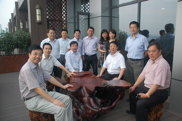 省國資委副主任戴震華、桑均堯蒞臨我司指導工作