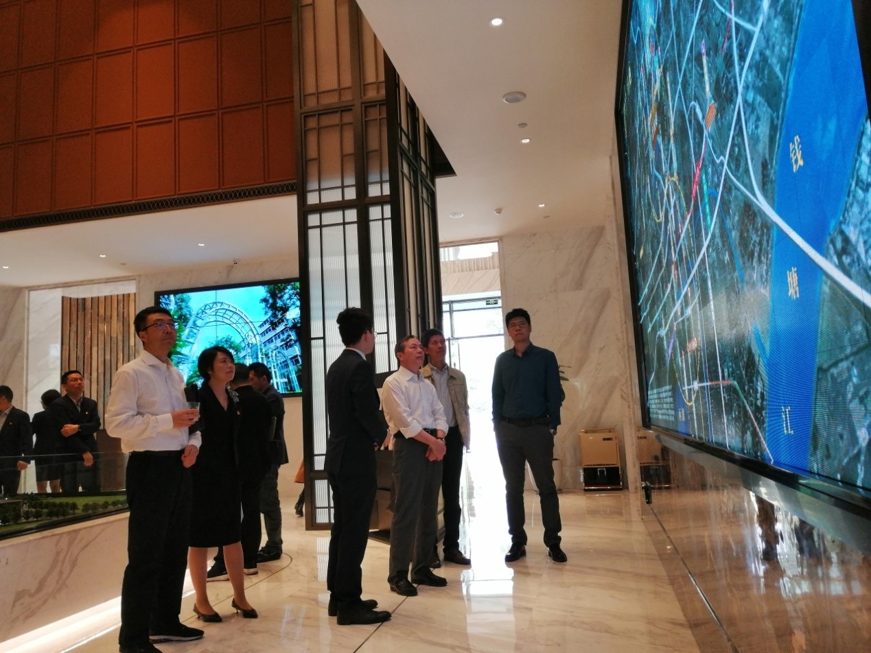 集團公司領導赴商業(yè)公司調研