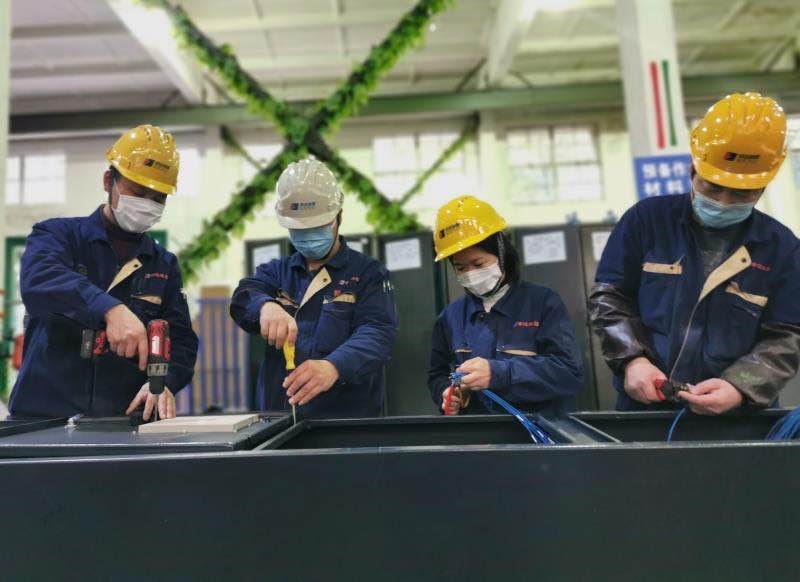 讓黨旗高高飄揚(yáng)在 “保產(chǎn)能、保搬遷”的主戰(zhàn)場(chǎng)上——裝配支部“保產(chǎn)能、保搬遷”主題黨日活動(dòng)側(cè)記