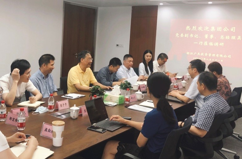 省二輕集團(tuán)黨委副書記、董事、總經(jīng)理吳敏赴廣杰公司調(diào)研