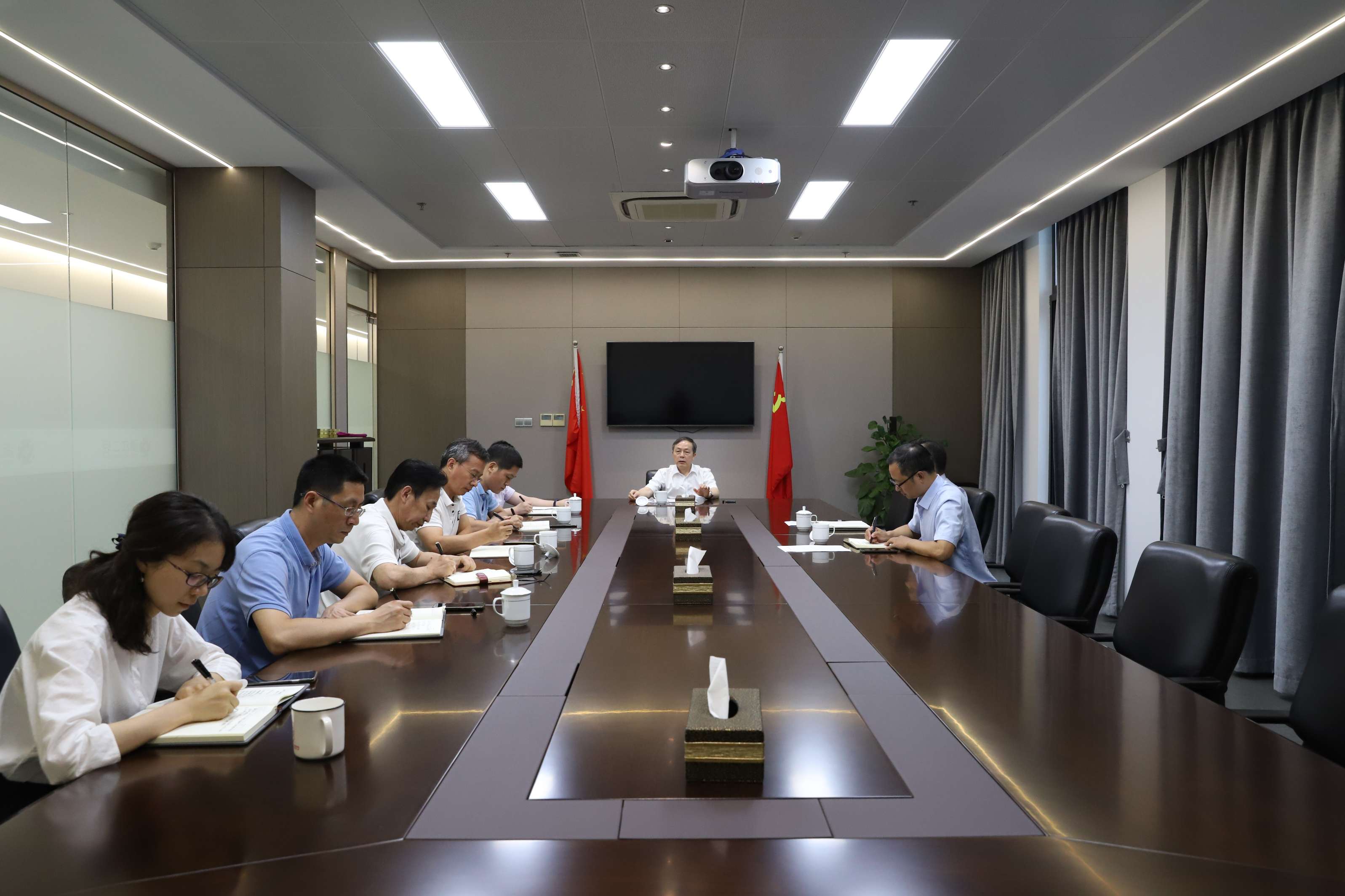 省二輕集團(tuán)公司召開(kāi)瑞特股份擬任董監(jiān)高赴任前談話會(huì)