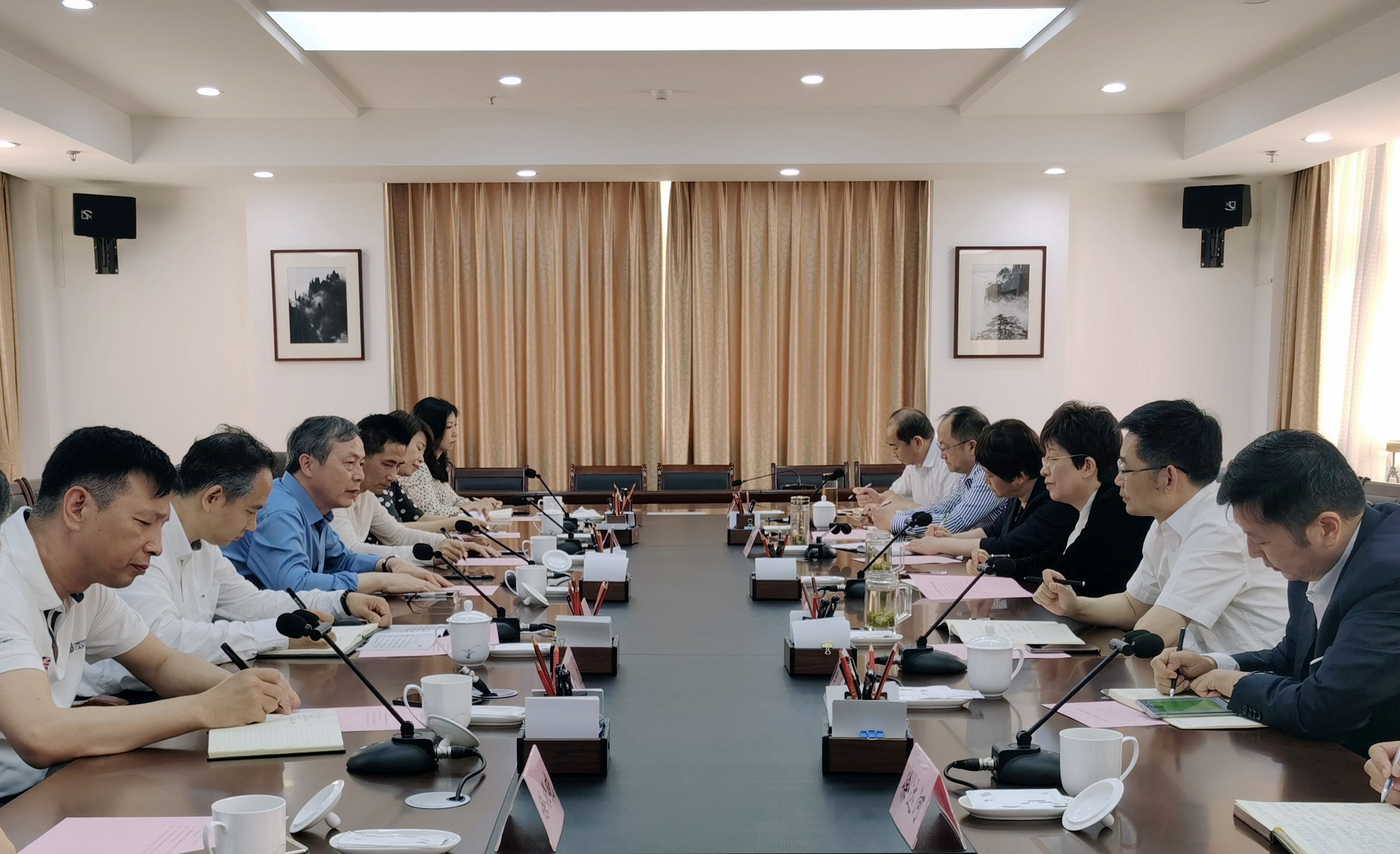 虞岳明帶隊赴安徽黃山市考察調(diào)研