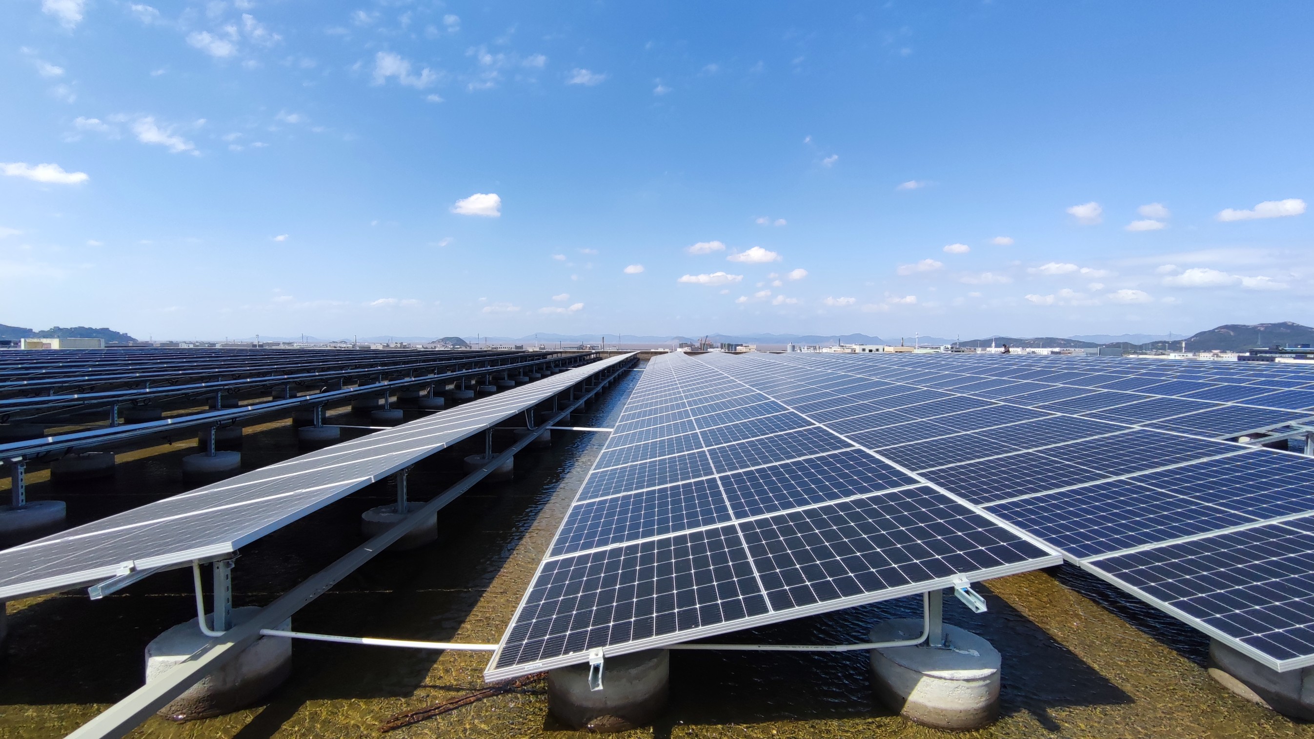 綠色金融再突破 勇闖“雙碳”新藍海 省二輕集團融資租賃公司簽訂首單分布式光伏融資租賃項目