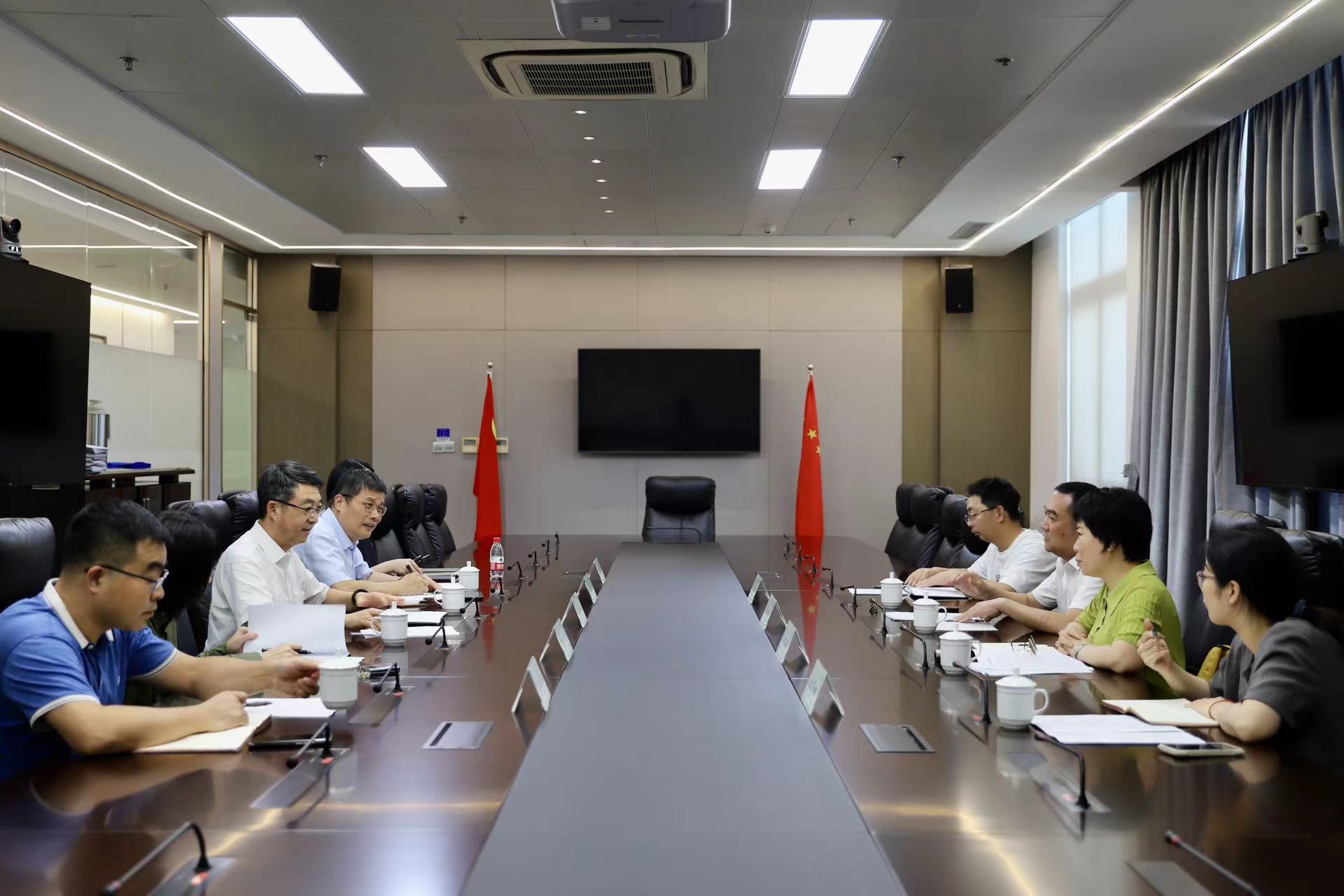 瑞安市二輕工業(yè)聯(lián)社一行到訪省二輕集團(tuán)