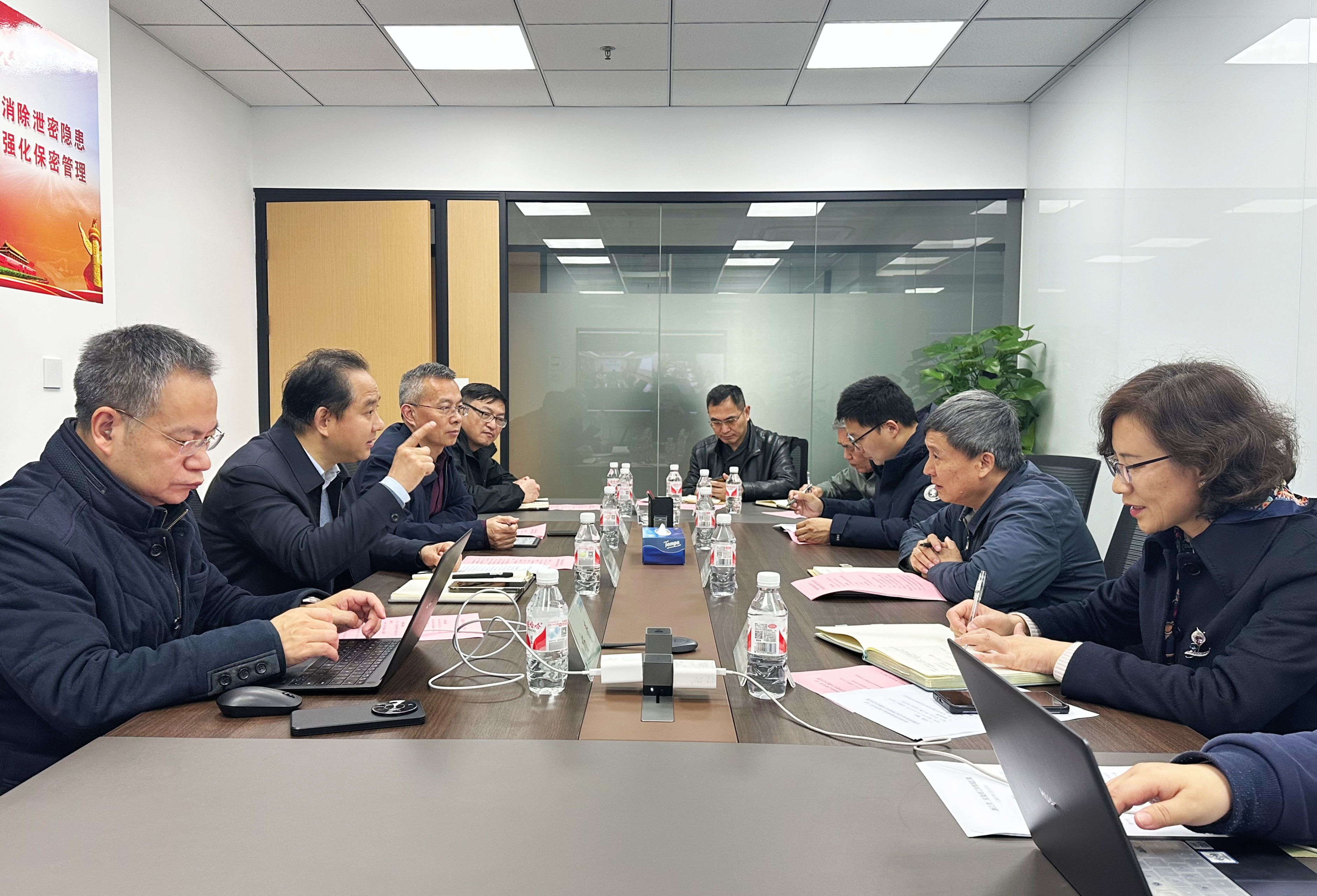 省政府特約研究員、智能制造專家委員會(huì)副主任凌云一行調(diào)研省二輕集團(tuán)